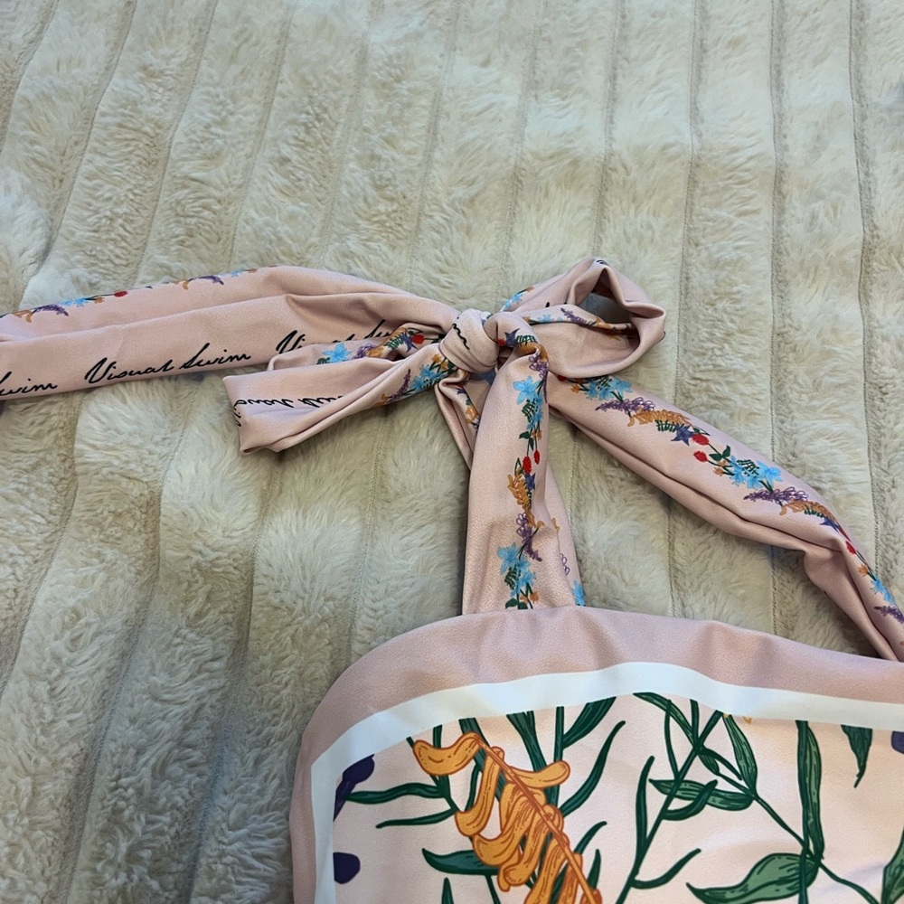 Floral One-Piece reversible Swimsuit 2 in 1 - Picture 4 of 9